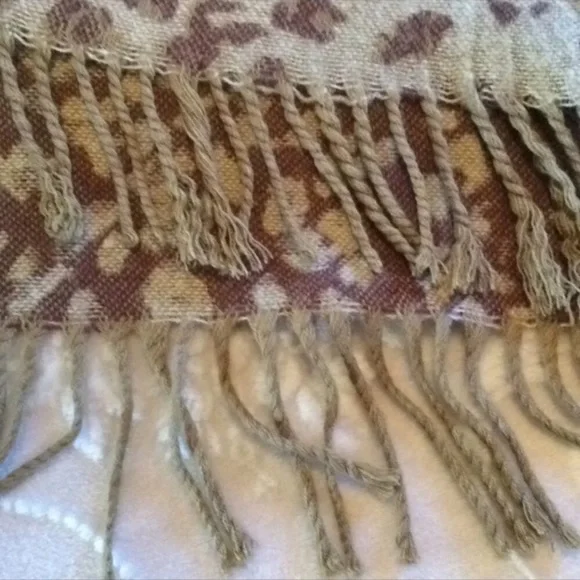 Leopard Print Fringe Pashmina Reversible Wrap Poncho - Picture 8 of 8